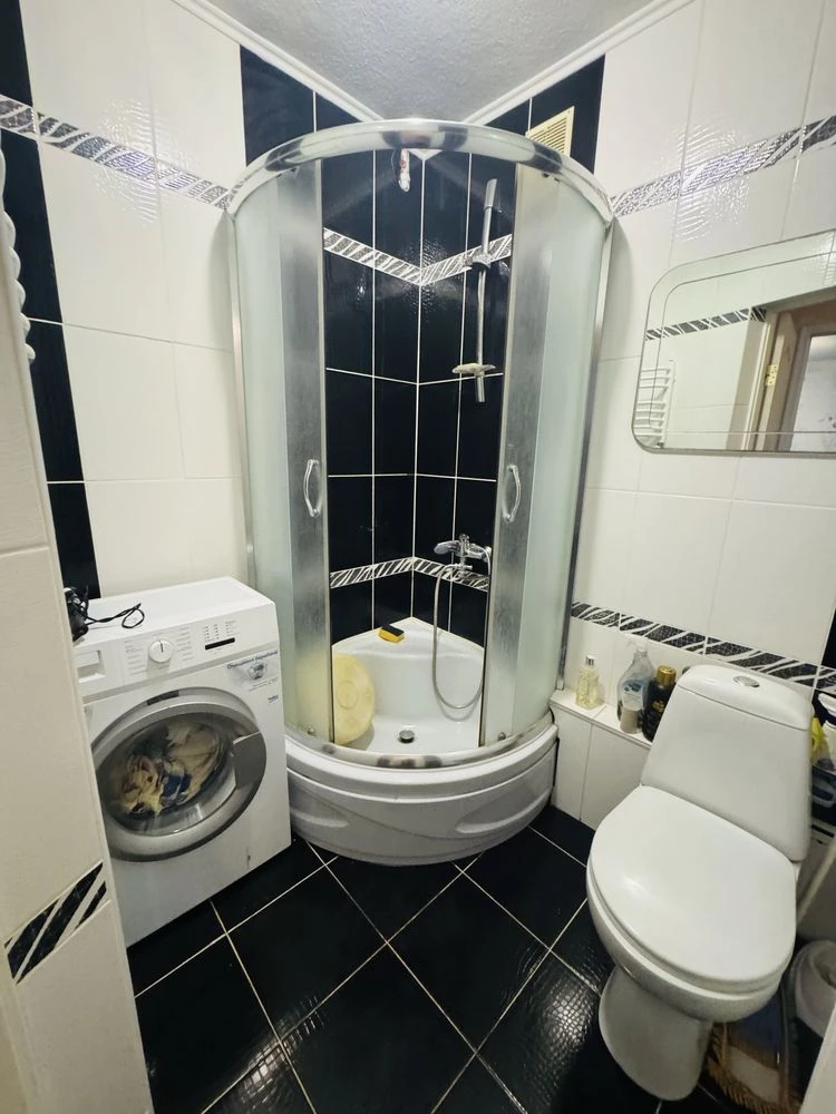 Sale of a 1-room apartment with renovation in the city of Novi Rozdol.