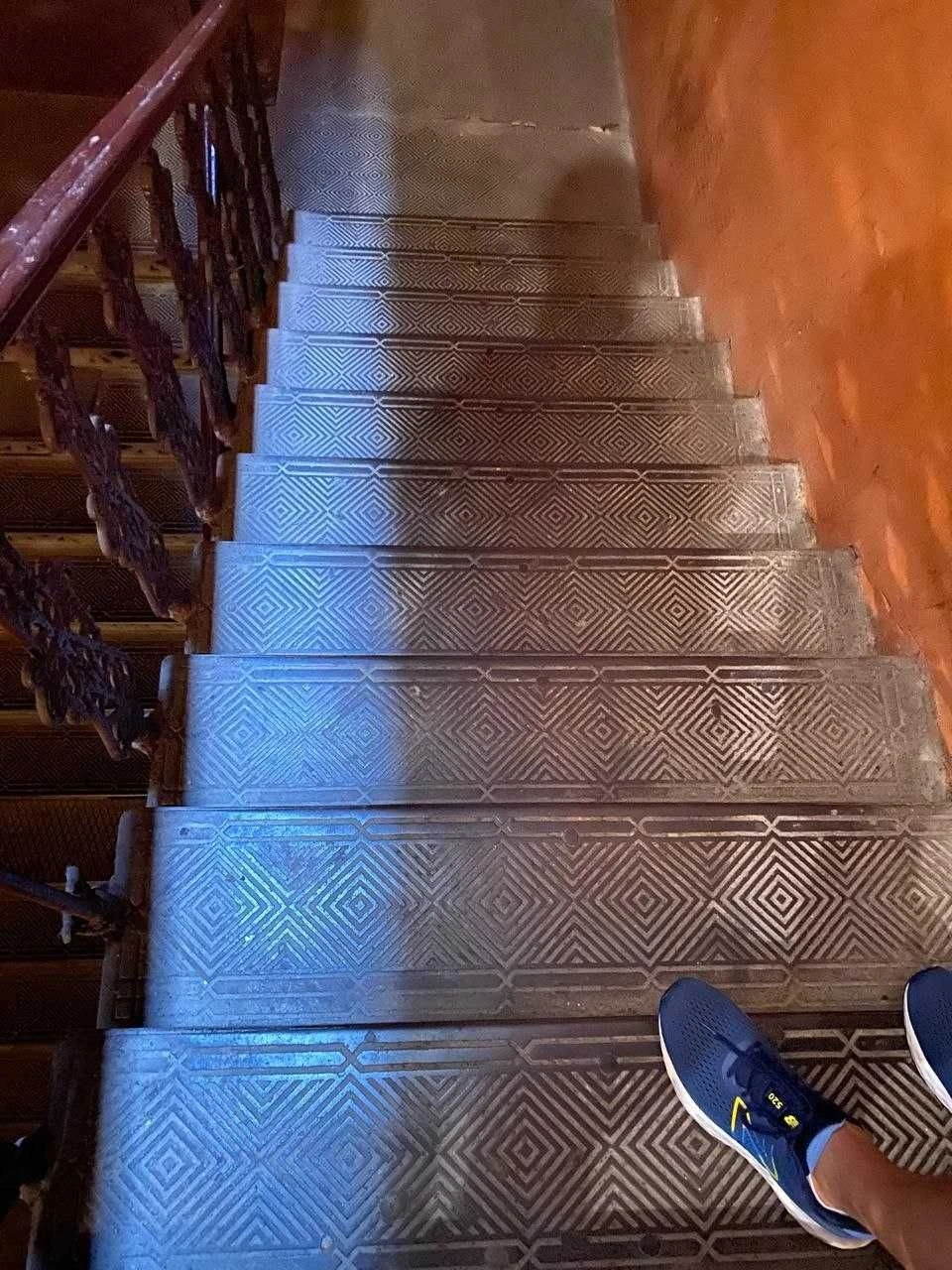 4 room apartment in the city center in a building on Degtyarnaya Street