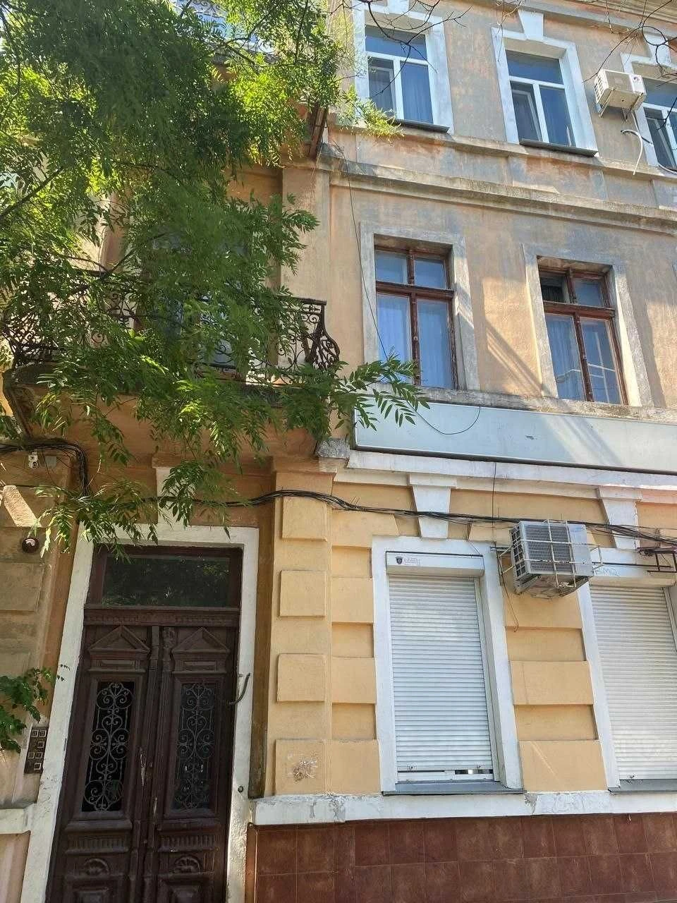 4 room apartment in the city center in a building on Degtyarnaya Street