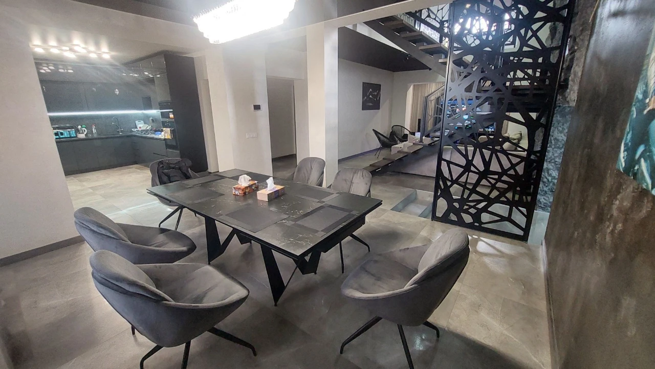 House for sale opposite Bozdos Park!