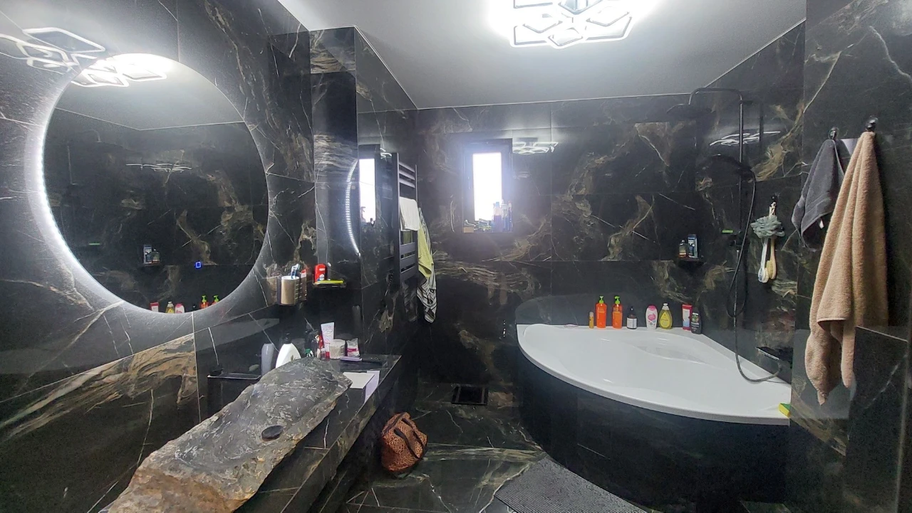 House for sale opposite Bozdos Park!