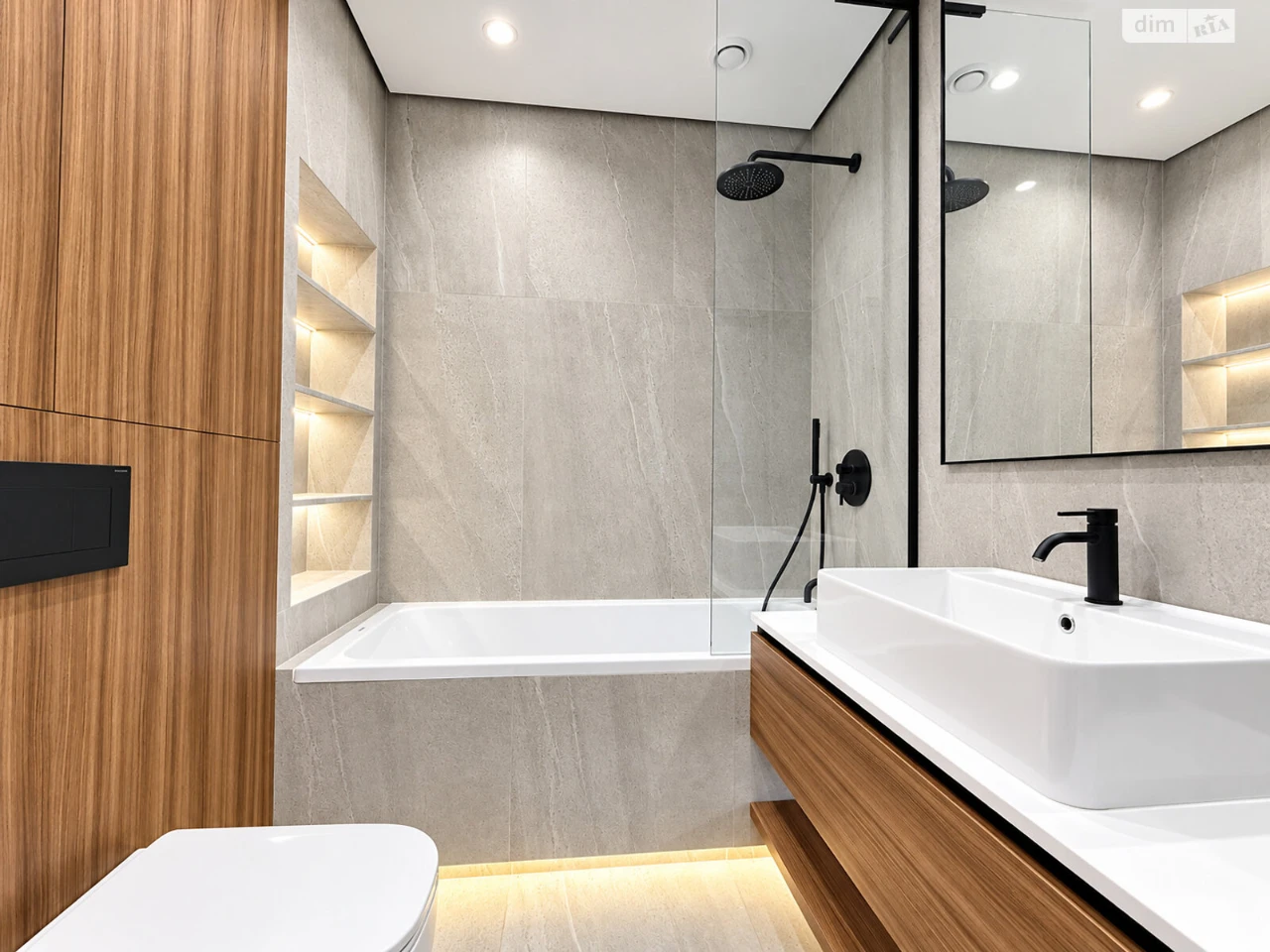 Long-Term Rental Apartment, Pozniaky