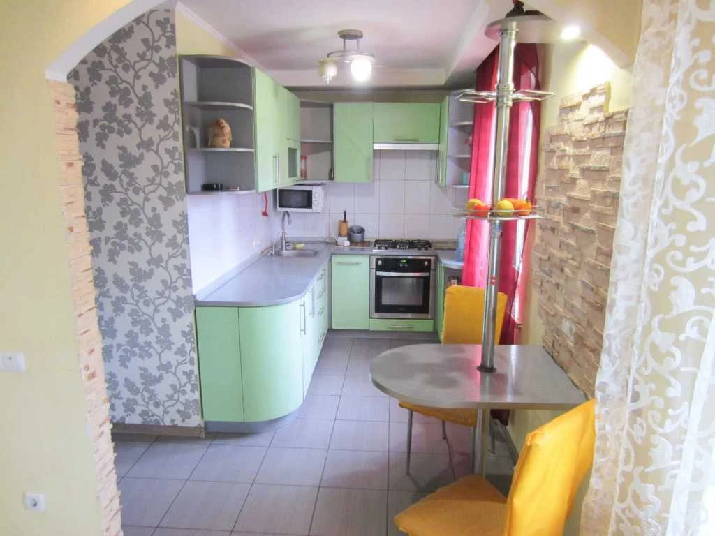 Продажа 2-комнатной квартиры 46 м², Зодчих ул., 16