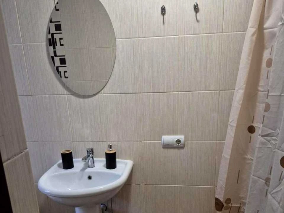 Будинок. Київ, ананасна