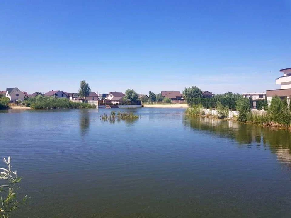 Land. Kyiv