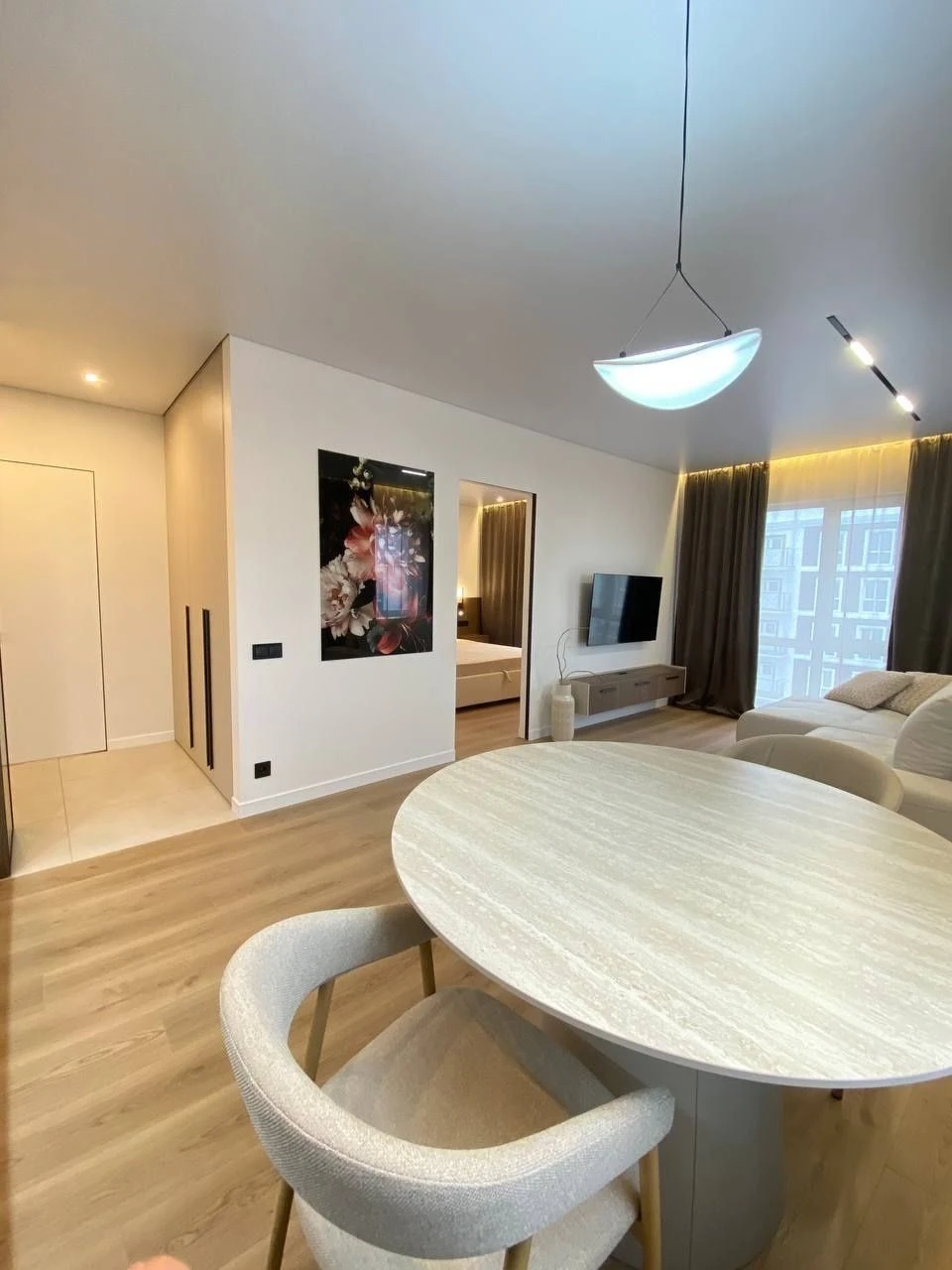 Rent apartment in the Novaya Angliya residential complex (lift works)