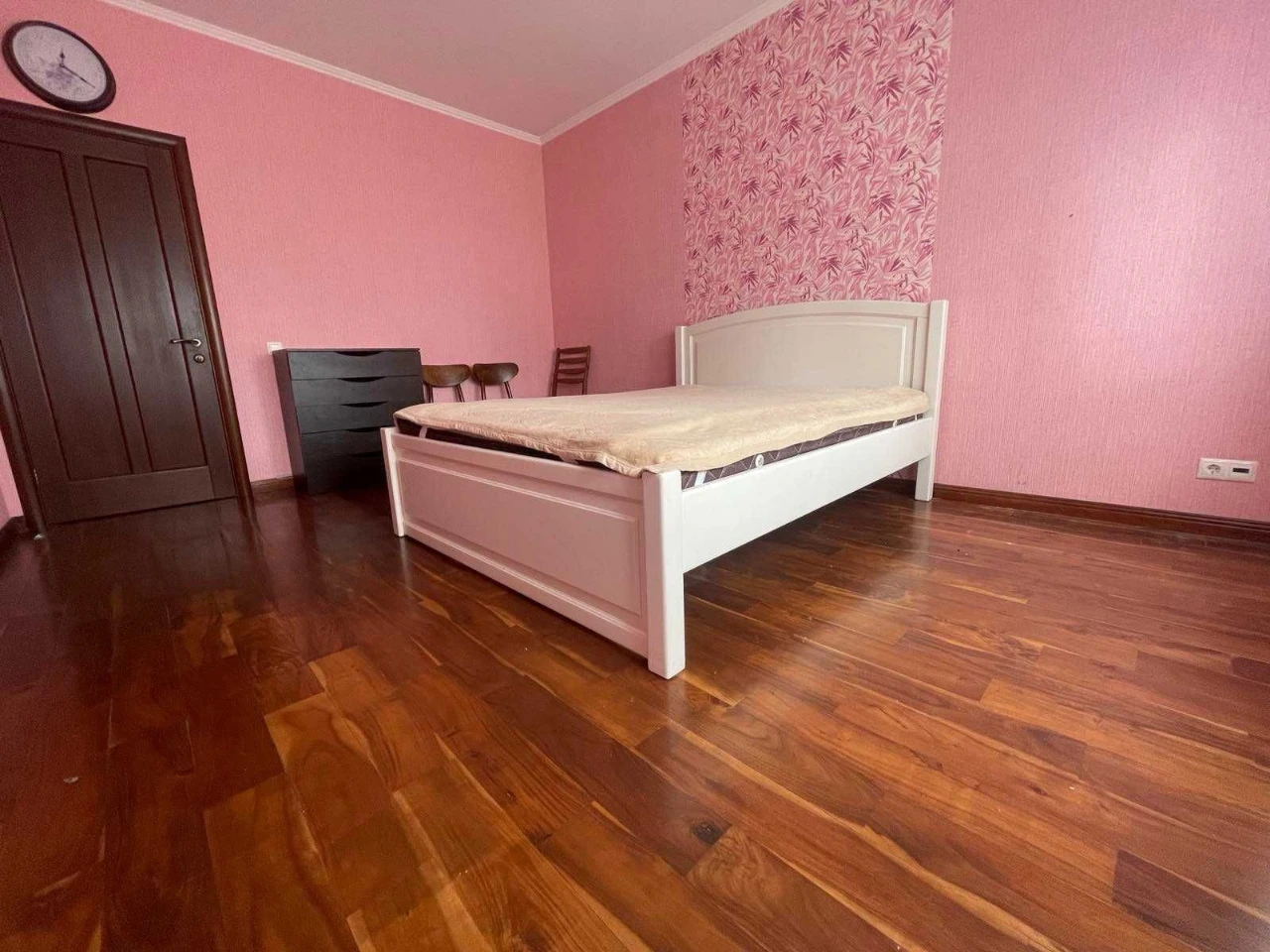 Rent a lovely 2-room apartment on Hmyri, 6