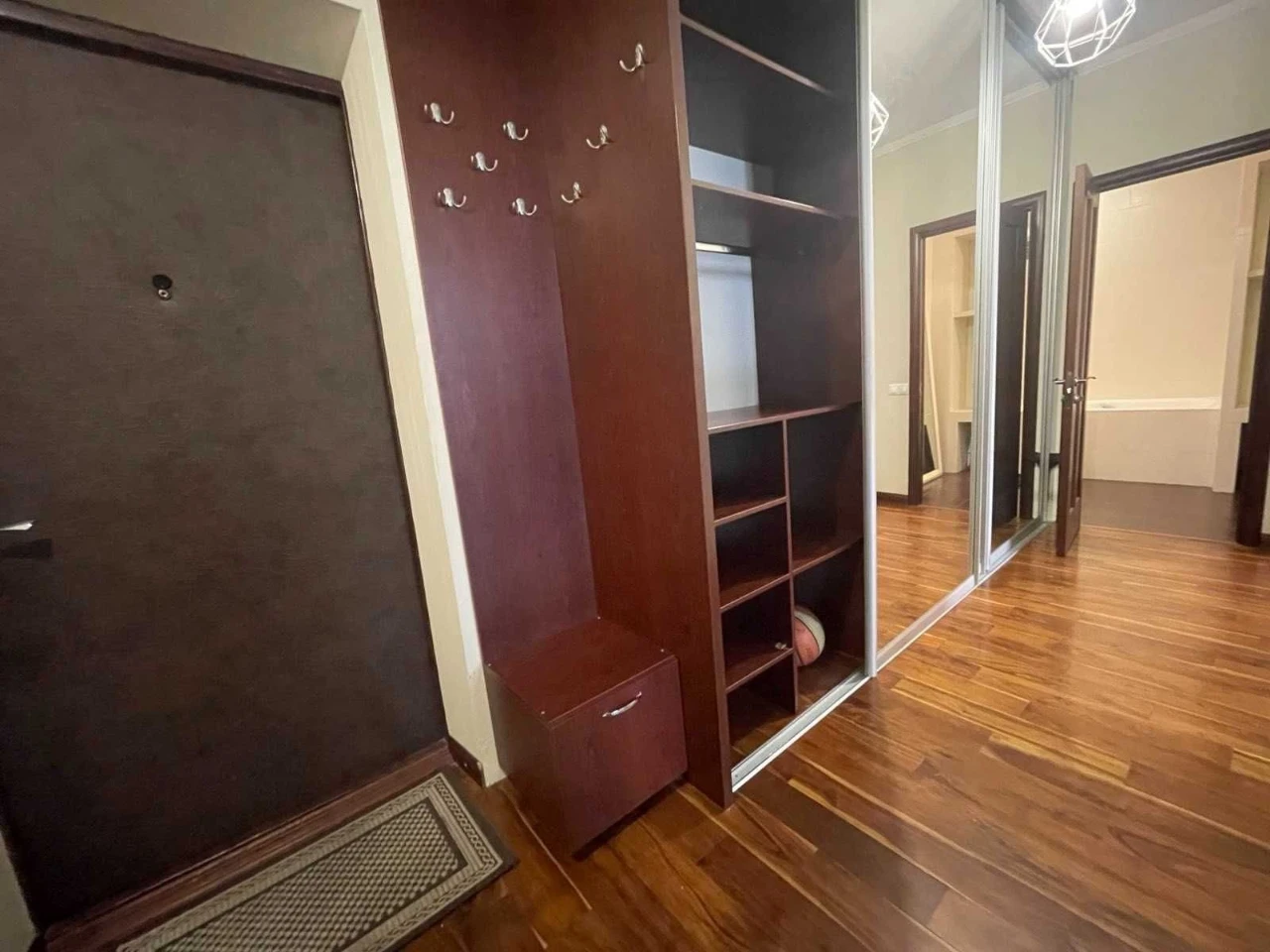 Rent a lovely 2-room apartment on Hmyri, 6