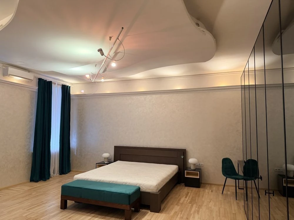 Apartment for Rent - Khreshchatyk, Passaz. Pechersk. Center