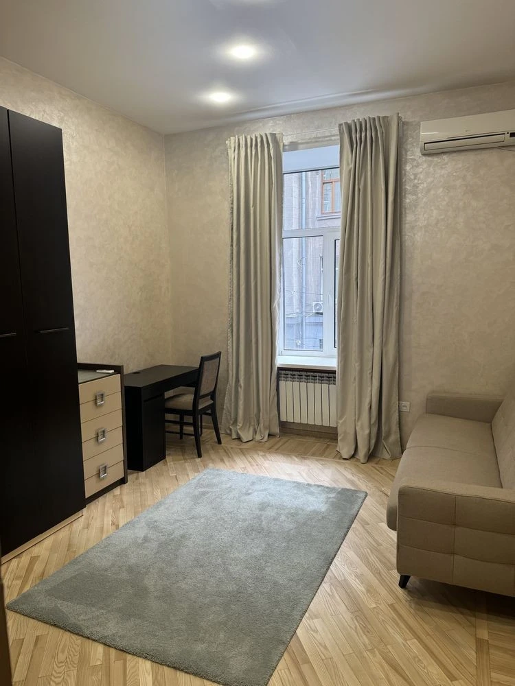 Apartment for Rent - Khreshchatyk, Passaz. Pechersk. Center