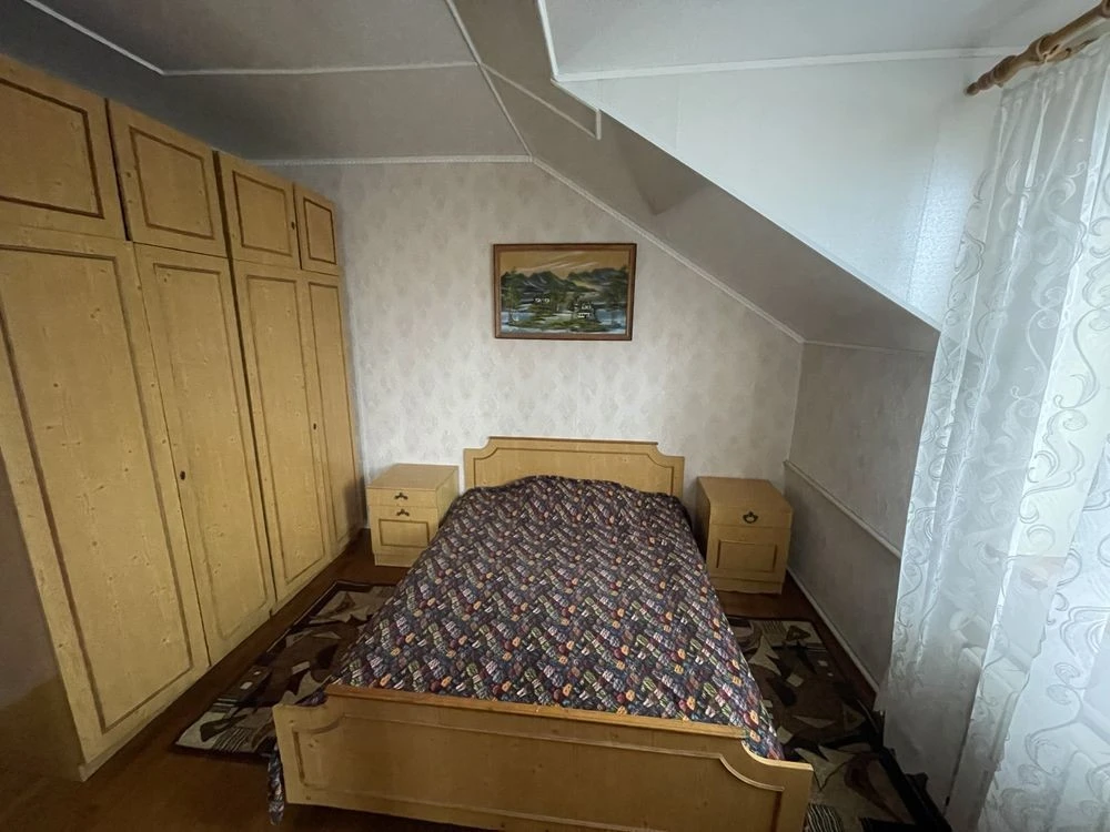 Rent House in Osokorky, 160 sq m, 8 rooms, basement, 30 sq m basement, garage