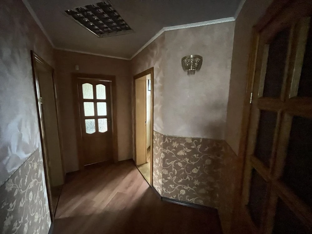 Rent House in Osokorky, 160 sq m, 8 rooms, basement, 30 sq m basement, garage