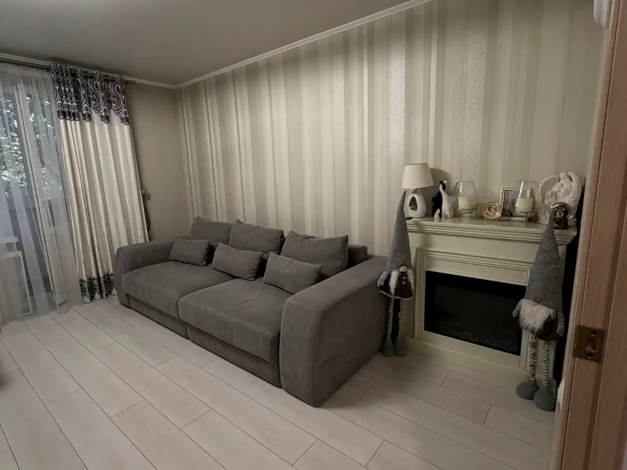 Sale of a 4-room apartment 75 m² on the 2nd floor/9th floor.