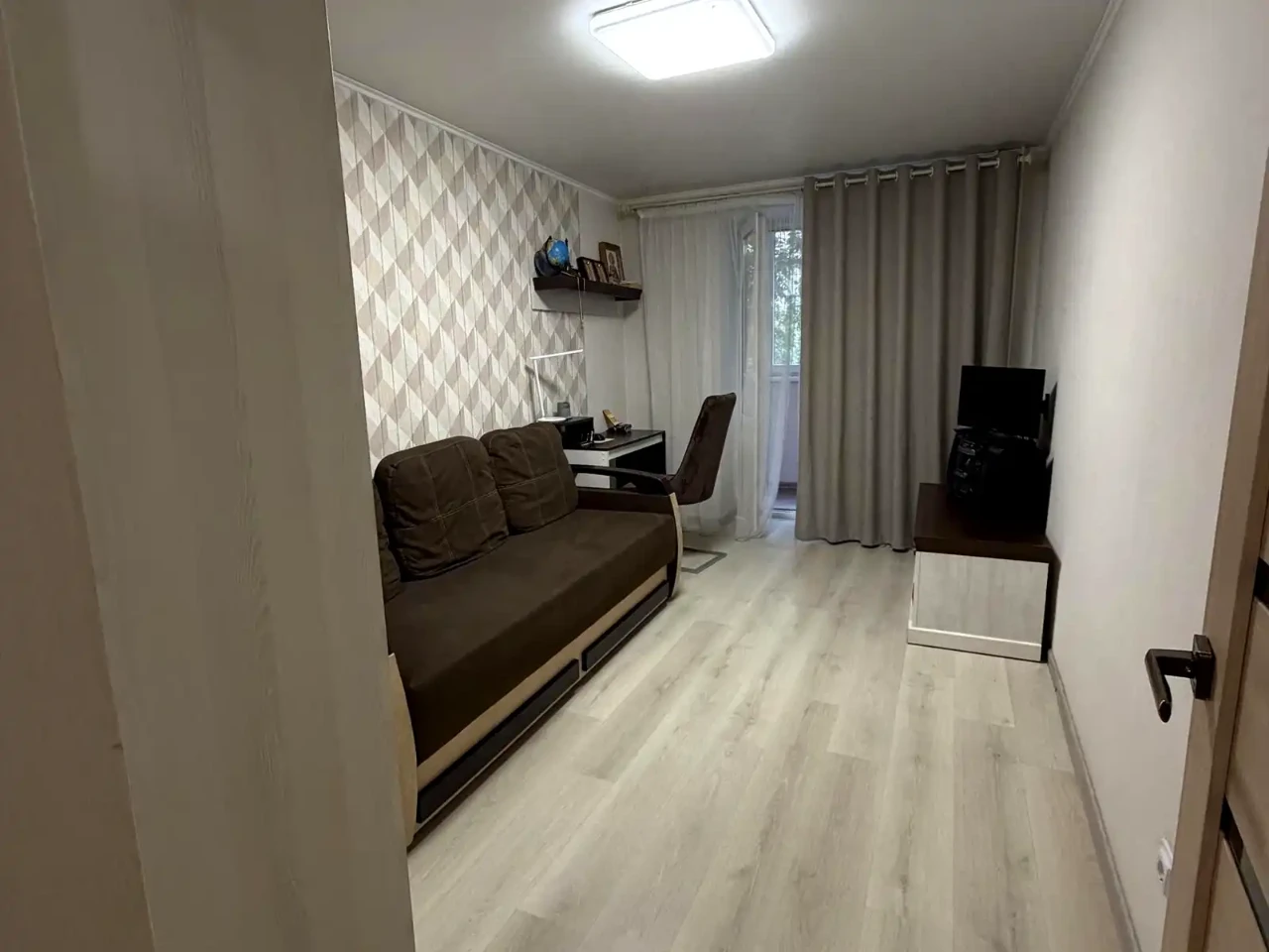 Sale of a 4-room apartment 75 m² on the 2nd floor/9th floor.