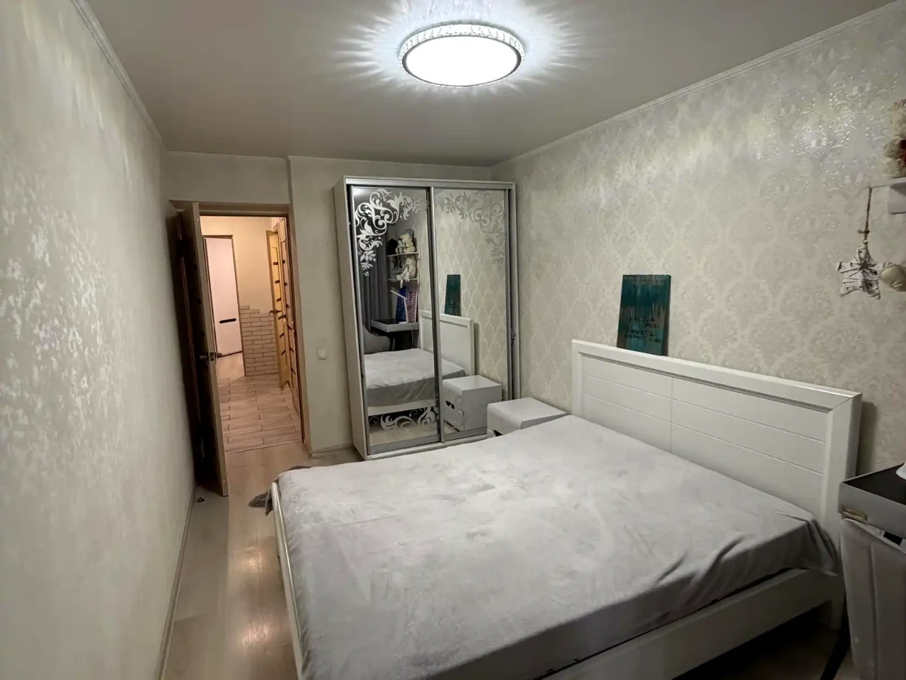 Sale of a 4-room apartment 75 m² on the 2nd floor/9th floor.