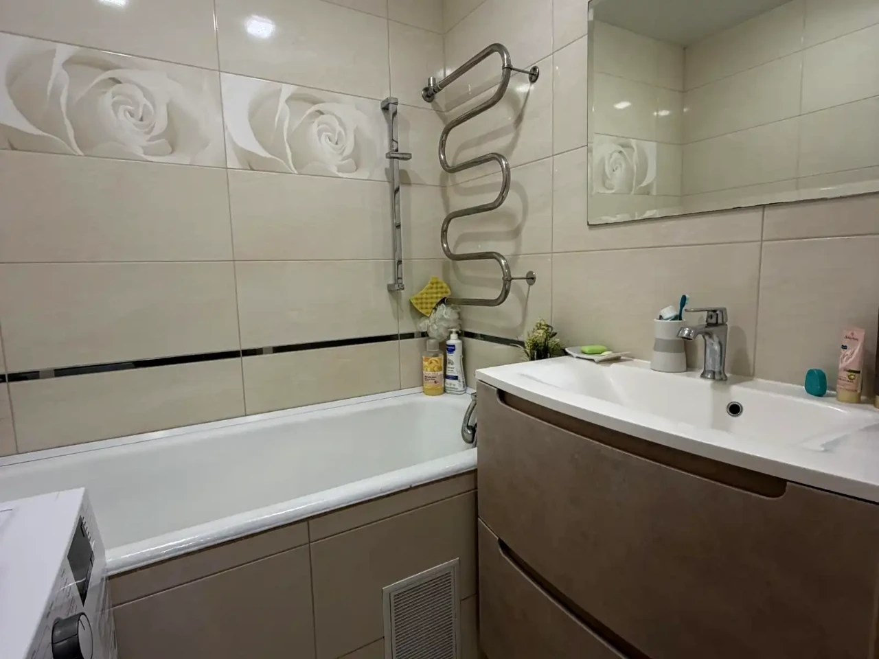Sale of a 4-room apartment 75 m² on the 2nd floor/9th floor.