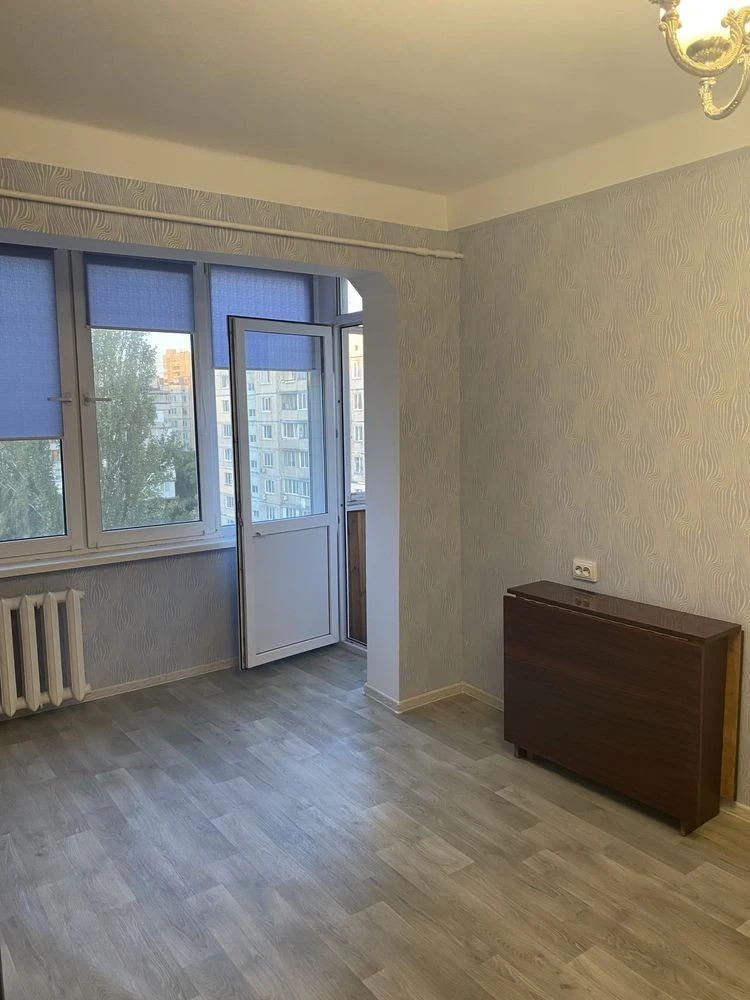 Rent one-bedroom warm and bright apartment with fresh renovation