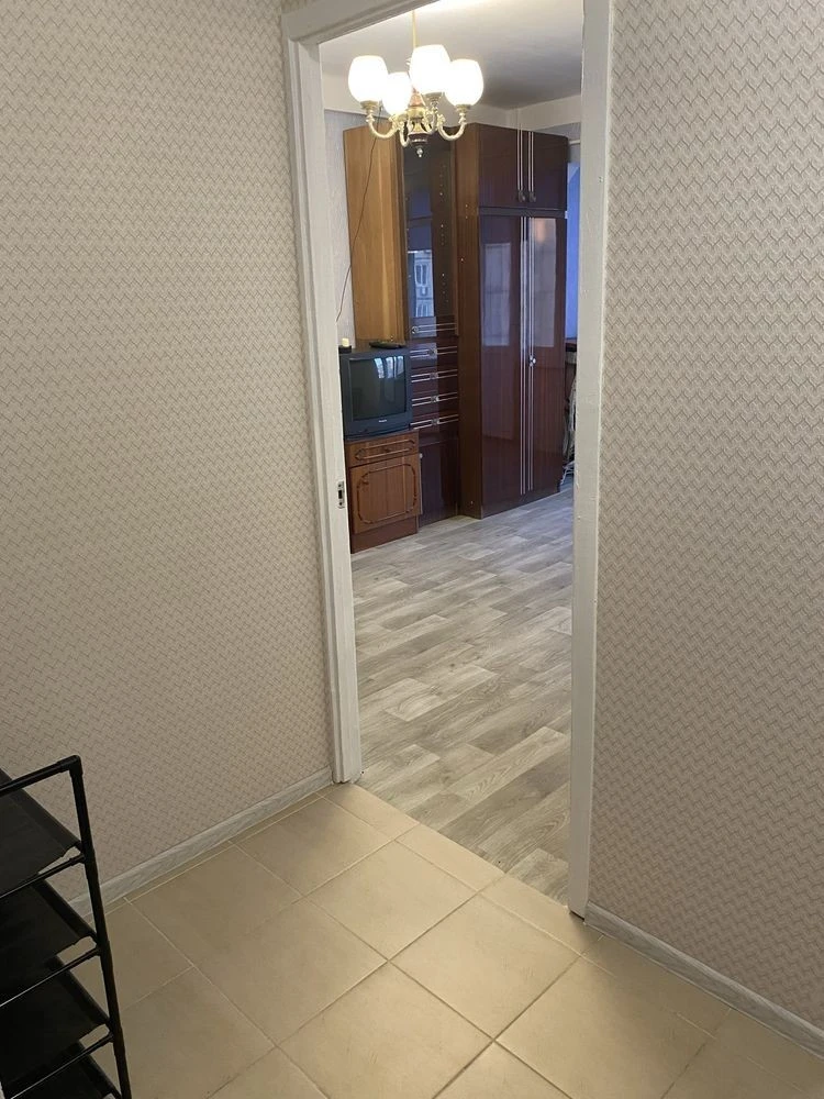 Rent one-bedroom warm and bright apartment with fresh renovation
