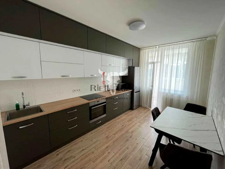 Apartment. Kyiv, Yasynavat Street.