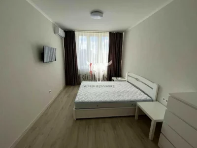 Apartment. Kyiv, Yasynavat Street.