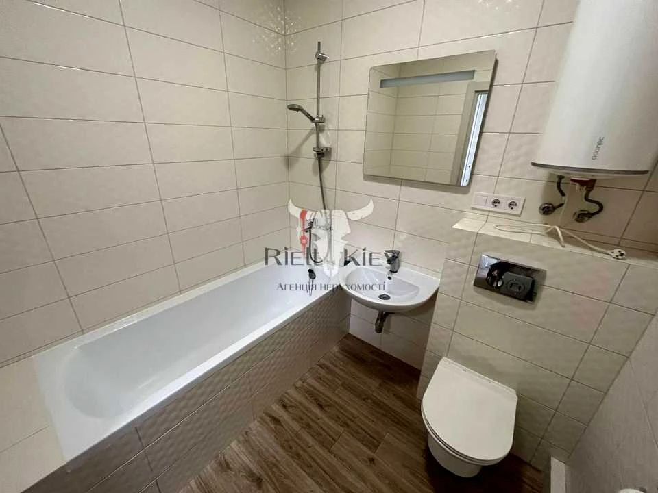 Apartment. Kyiv, Yasynavat Street.