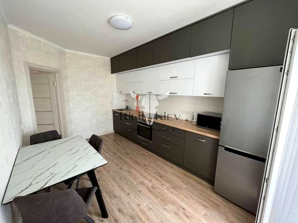 Apartment. Kyiv, Yasynavat Street.