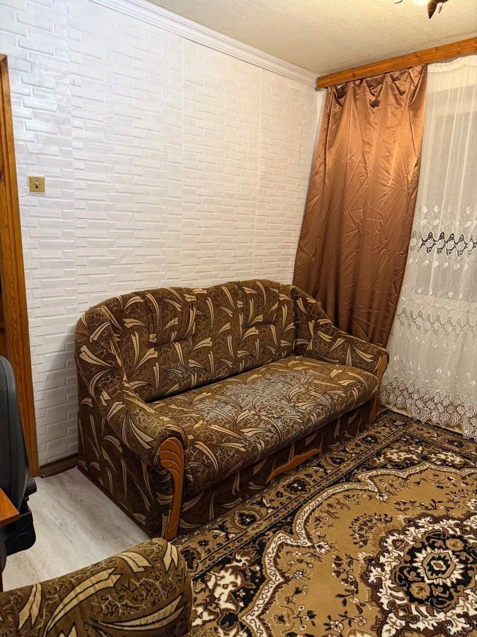 Продам квартиру 1-комнатную  в г. Городня 1 этаж