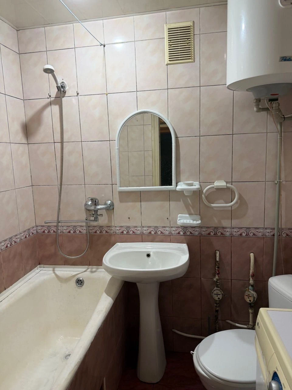 Продам квартиру 1-комнатную  в г. Городня 1 этаж