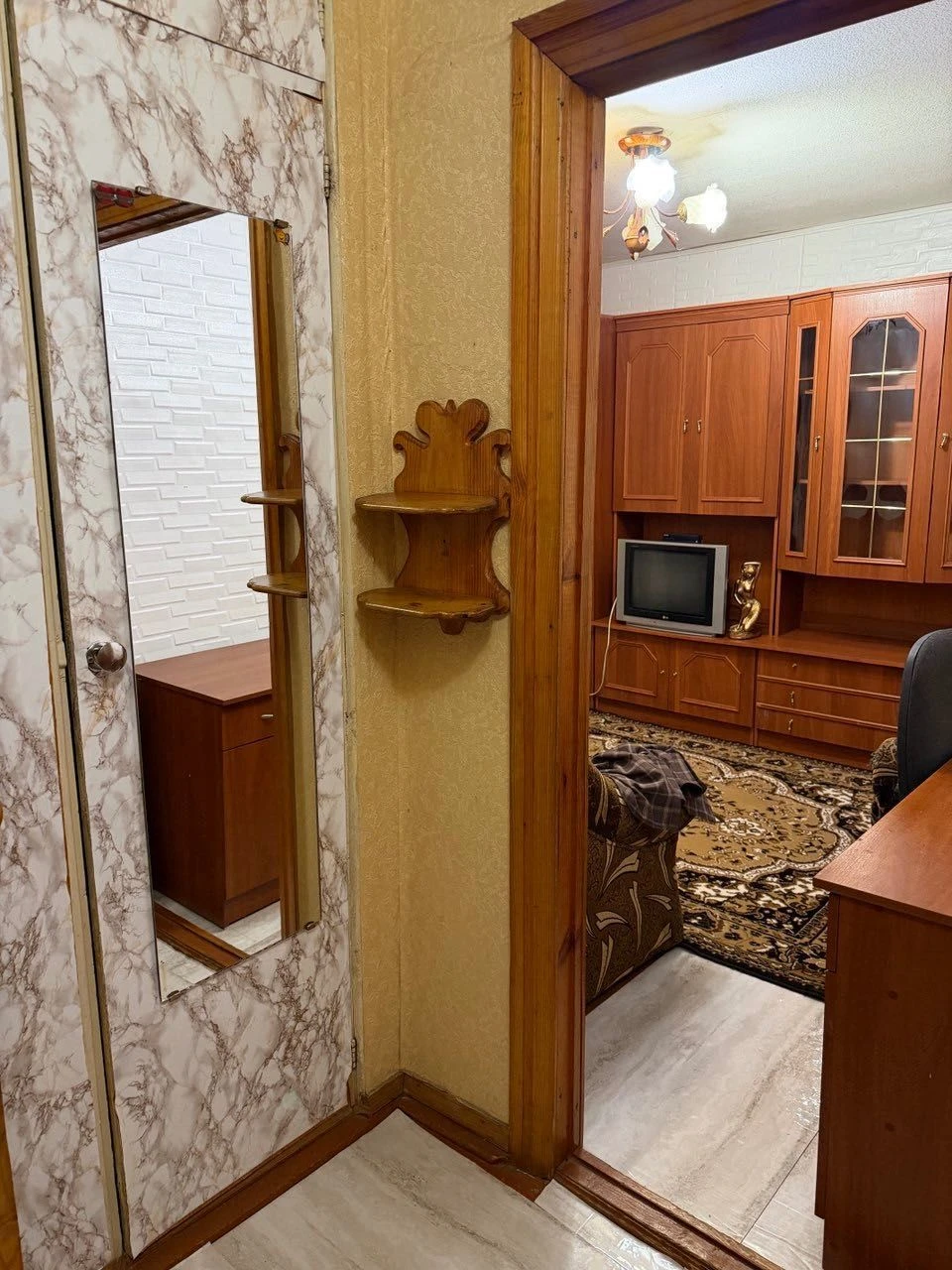 Продам квартиру 1-комнатную  в г. Городня 1 этаж