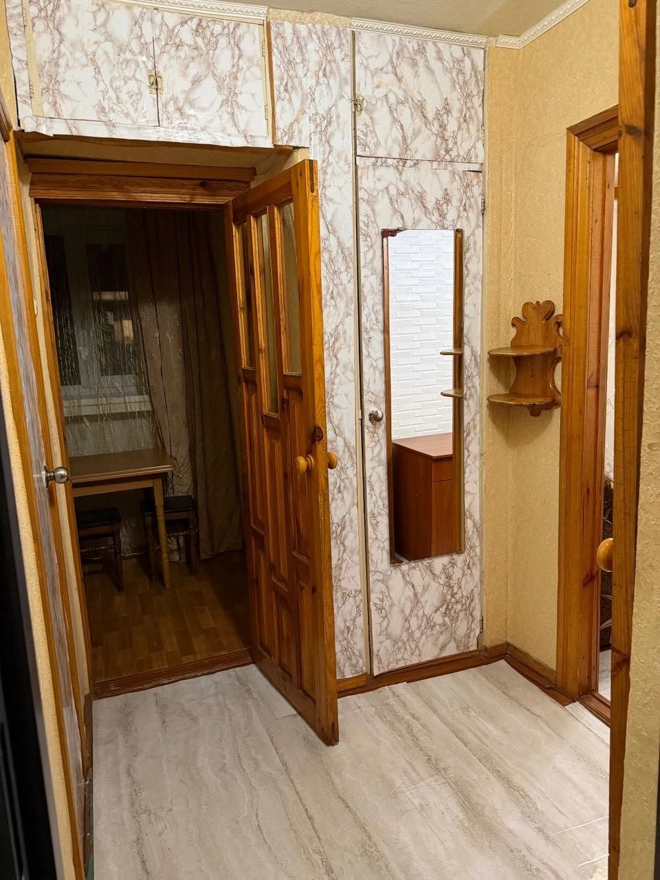 Продам квартиру 1-комнатную  в г. Городня 1 этаж