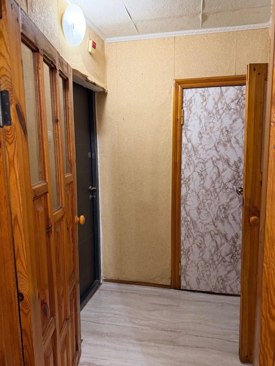 Продам квартиру 1-комнатную  в г. Городня 1 этаж