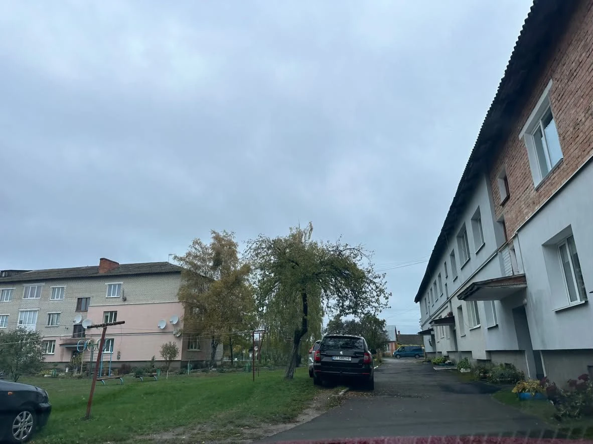 Продам гараж. вул.Героїв України