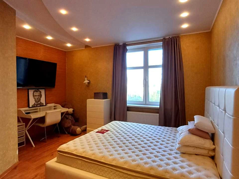Apartment. Eugene Konovalets Street, Kyiv