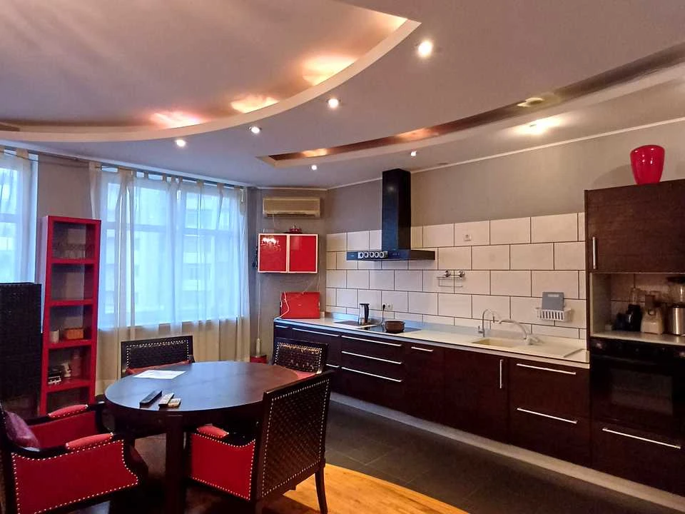 Apartment. Eugene Konovalets Street, Kyiv