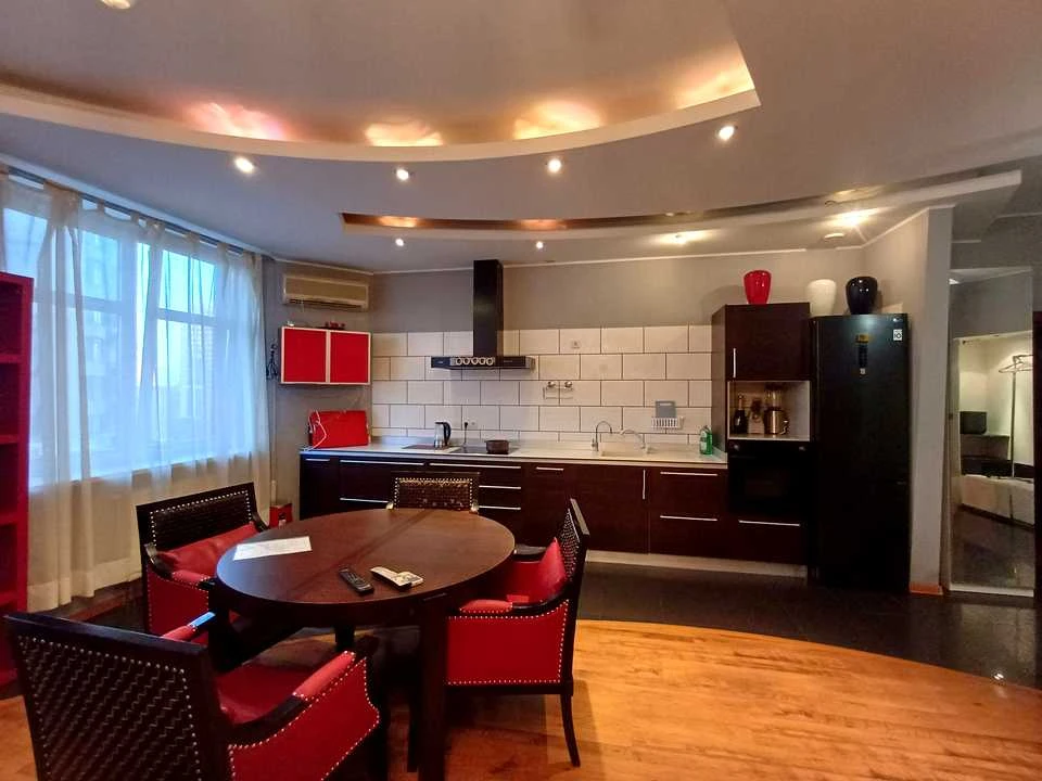 Apartment. Eugene Konovalets Street, Kyiv