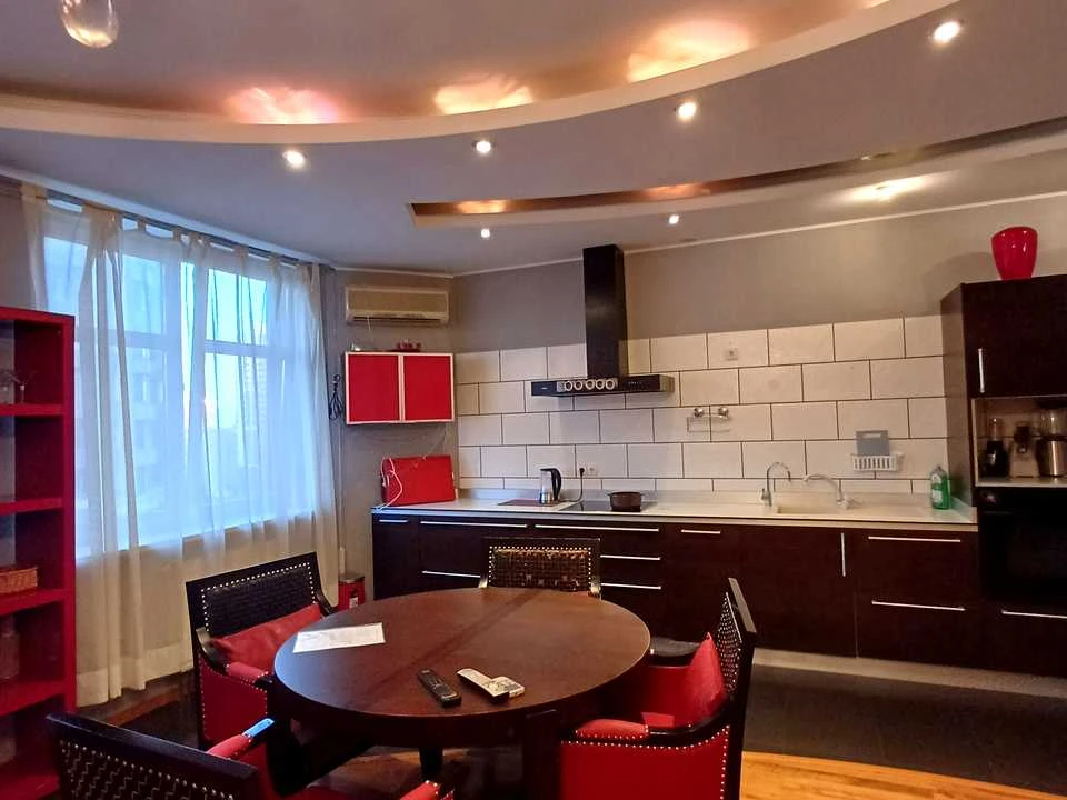 Apartment. Eugene Konovalets Street, Kyiv