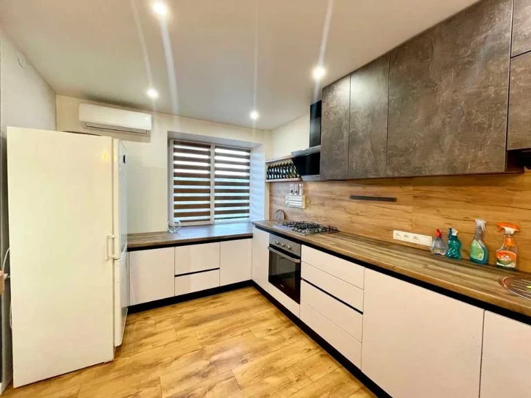 Apartment. Dnipro, Velika Diievo Street.