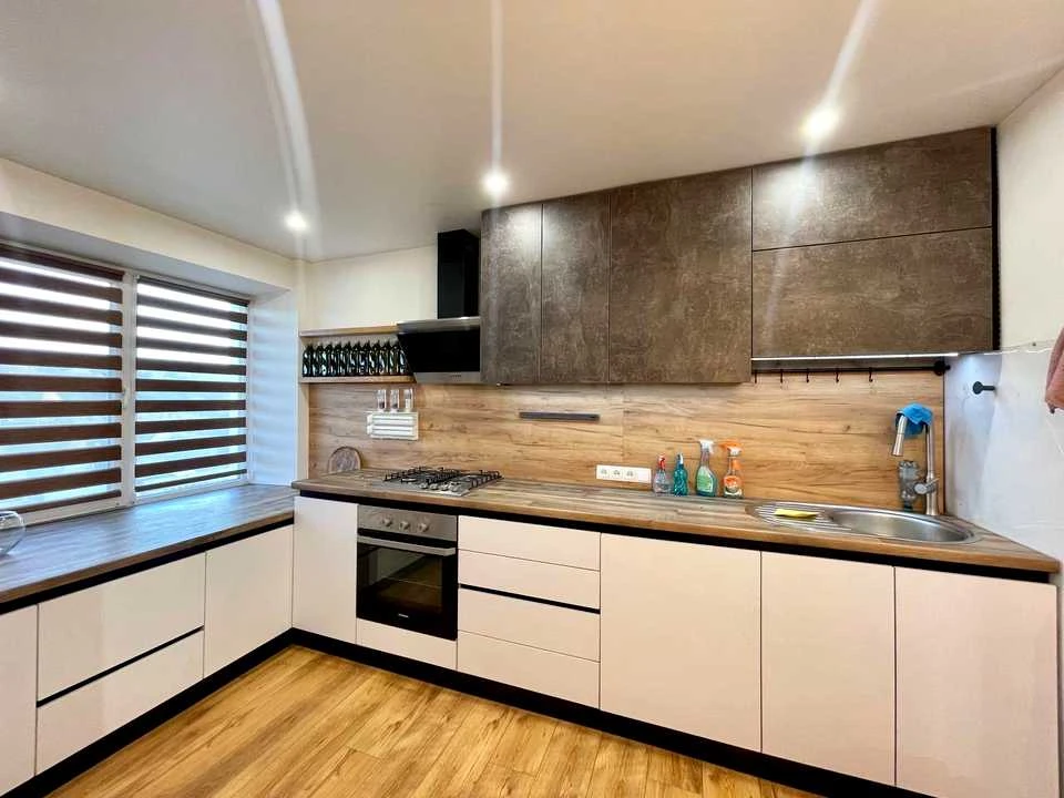 Apartment. Dnipro, Velika Diievo Street.