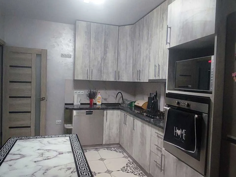 Apartment. Ivano-Frankivsk, Vasyl Stus Street