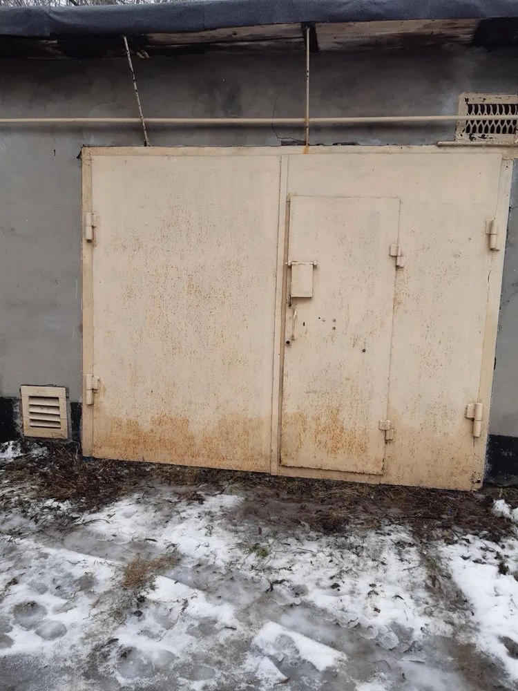продам капитальный гараж в районе Крытого рынка.