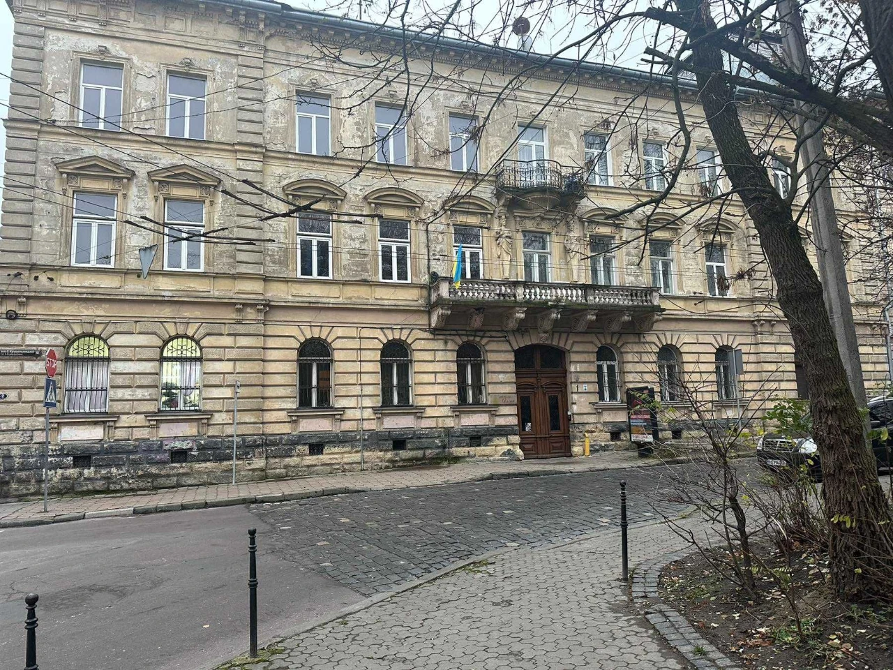 Sale of 1 room apartment near park and the University of...