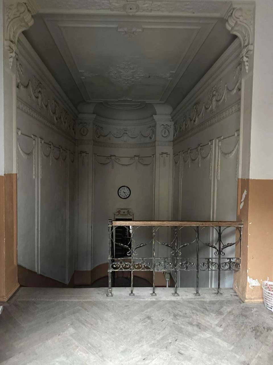 Sale of 1 room apartment near park and the University of...