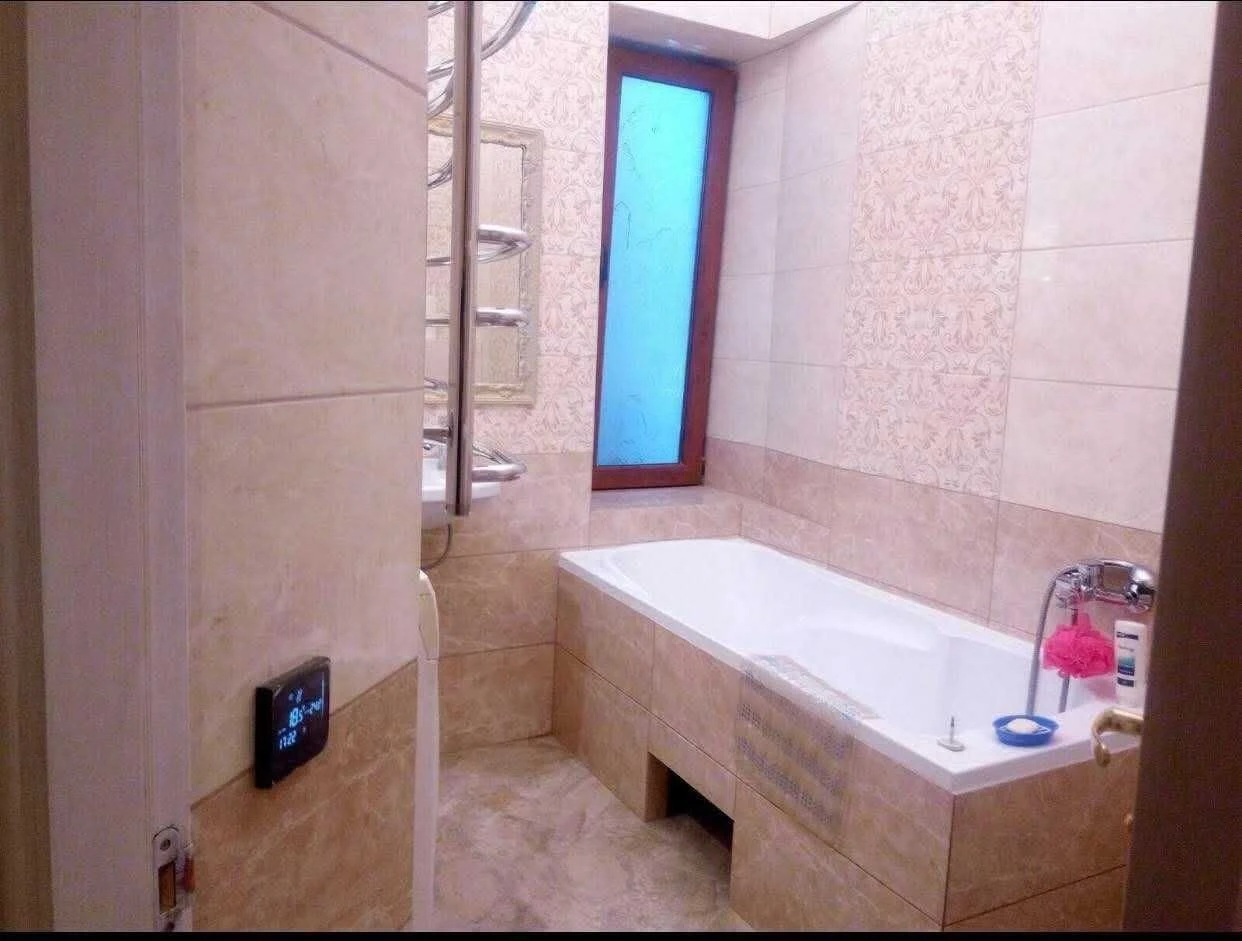 Sale of 1 room apartment near park and the University of...