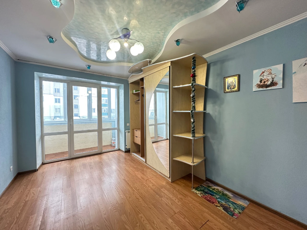 Spacious 4-bedroom apartment with individual heating