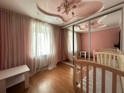 Spacious 4-bedroom apartment with individual heating