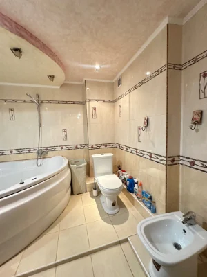 Spacious 4-bedroom apartment with individual heating