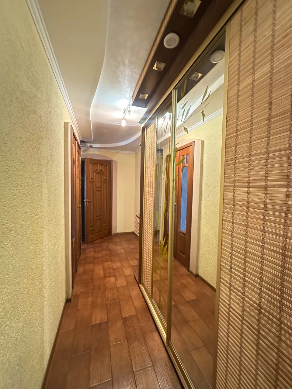 Spacious 4-bedroom apartment with individual heating
