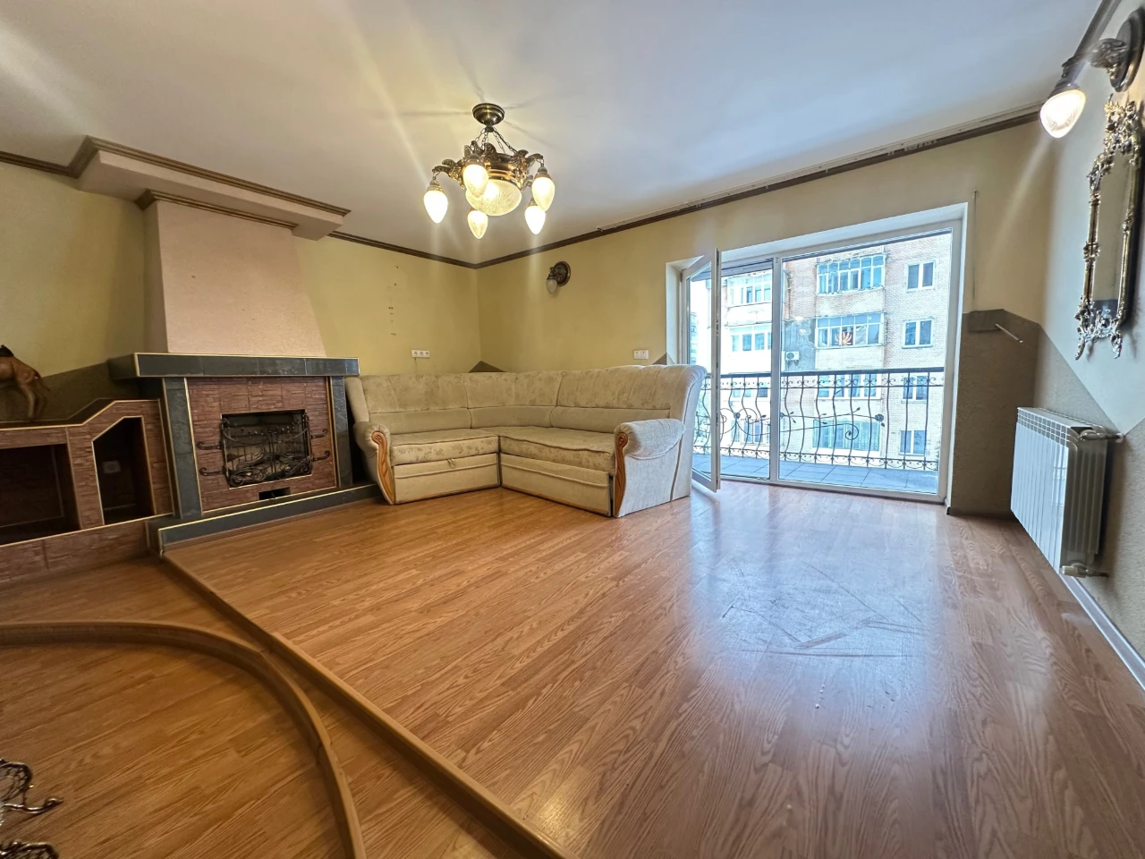 Spacious 4-bedroom apartment with individual heating