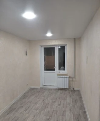 Urgent sale!! 3 rooms, 5/9 Renovation. Queen Street