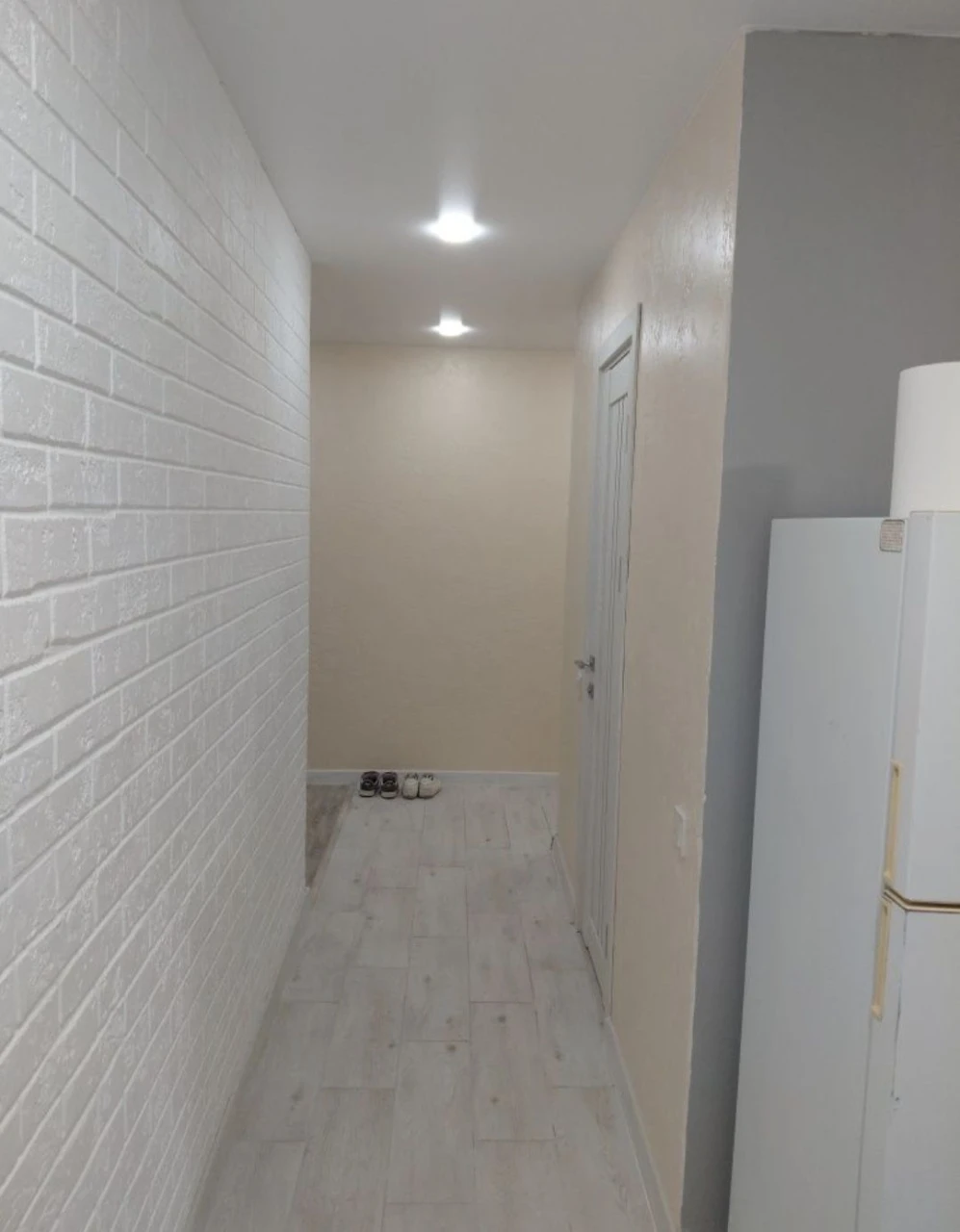 Urgent sale!! 3 rooms, 5/9 Renovation. Queen Street